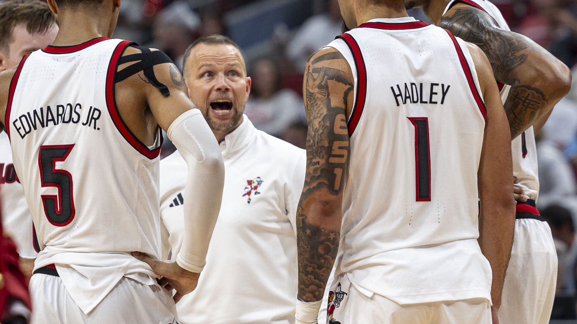Making the Cut | Louisville's Pat Kelsey 1 of 10 semifinalists for Naismith Coach of the Year